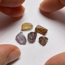 Load image into Gallery viewer, Umba Sapphire - Tanzania
