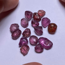 Load image into Gallery viewer, Lindi Garnet - Tanzania
