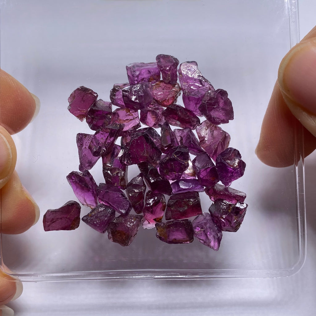 Purple Garnet 15+ grams - Mozambique