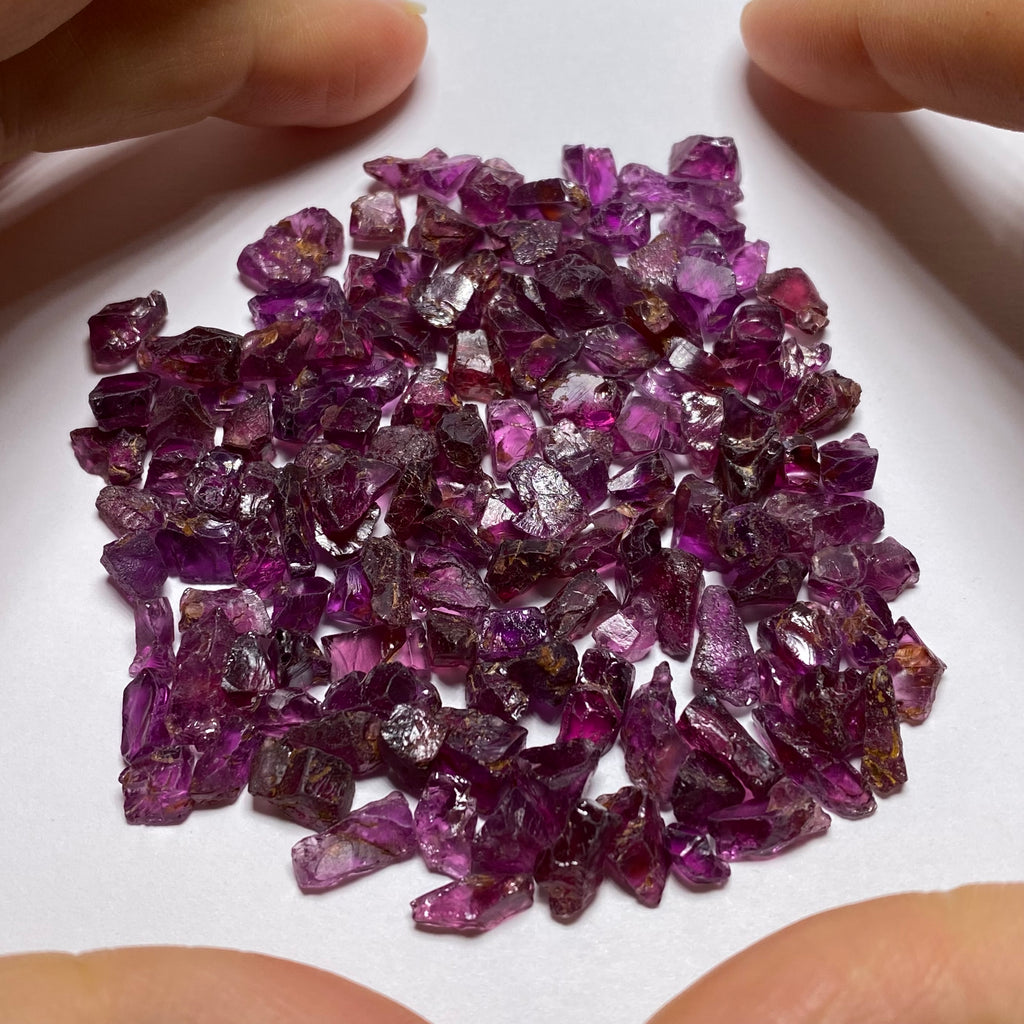 Purple Garnet 35+ grams - Mozambique