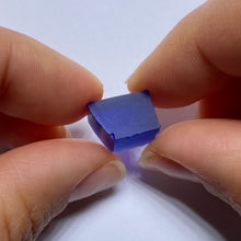 Load image into Gallery viewer, Pulled Czochralski Royal Blue Sapphire
