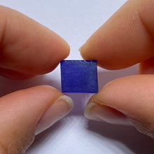 Load image into Gallery viewer, Pulled Czochralski Royal Blue Sapphire
