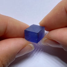 Load image into Gallery viewer, Pulled Czochralski Royal Blue Sapphire
