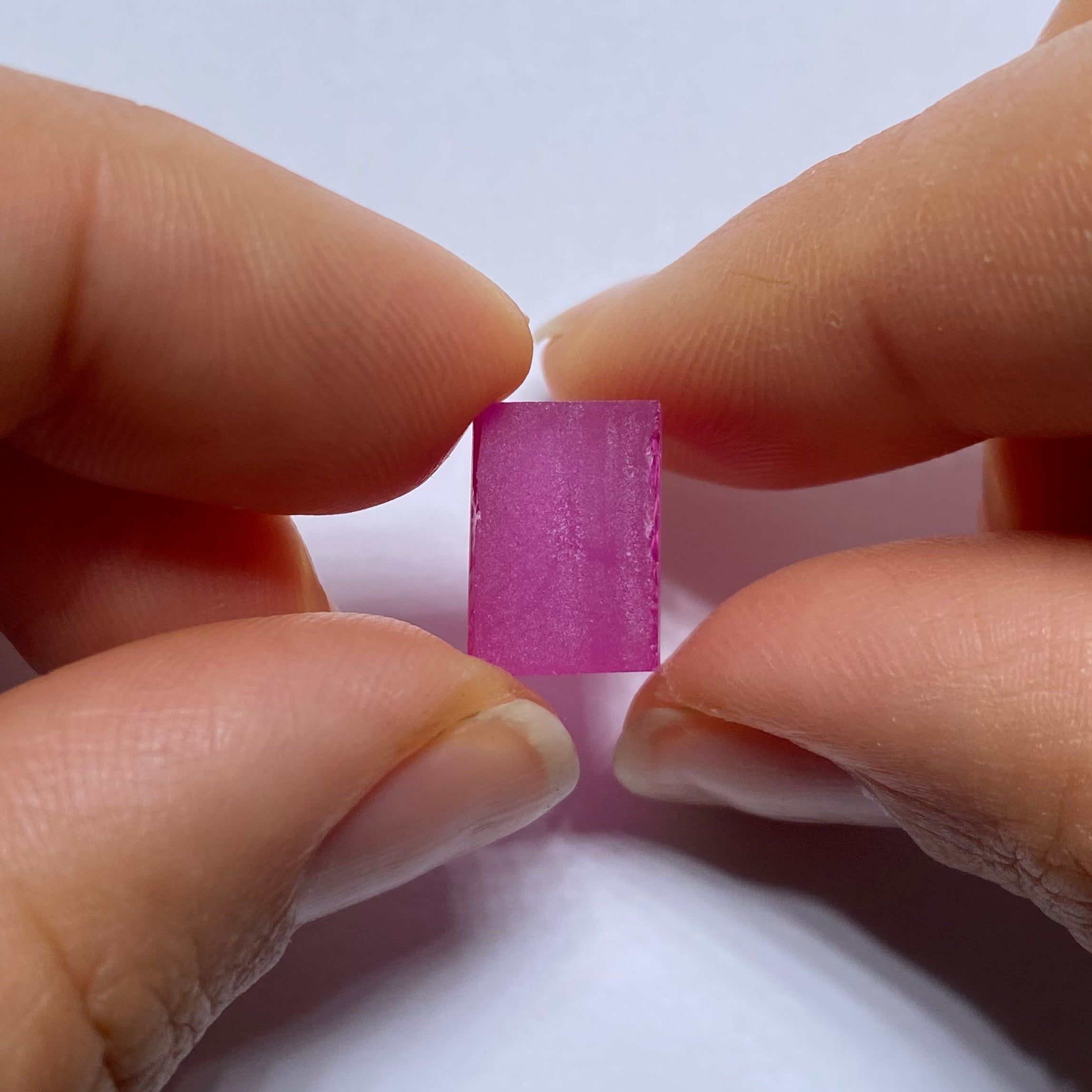 Pulled Czochralski Magenta Sapphire