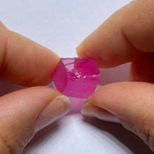 Load image into Gallery viewer, Pulled Czochralski Magenta Sapphire
