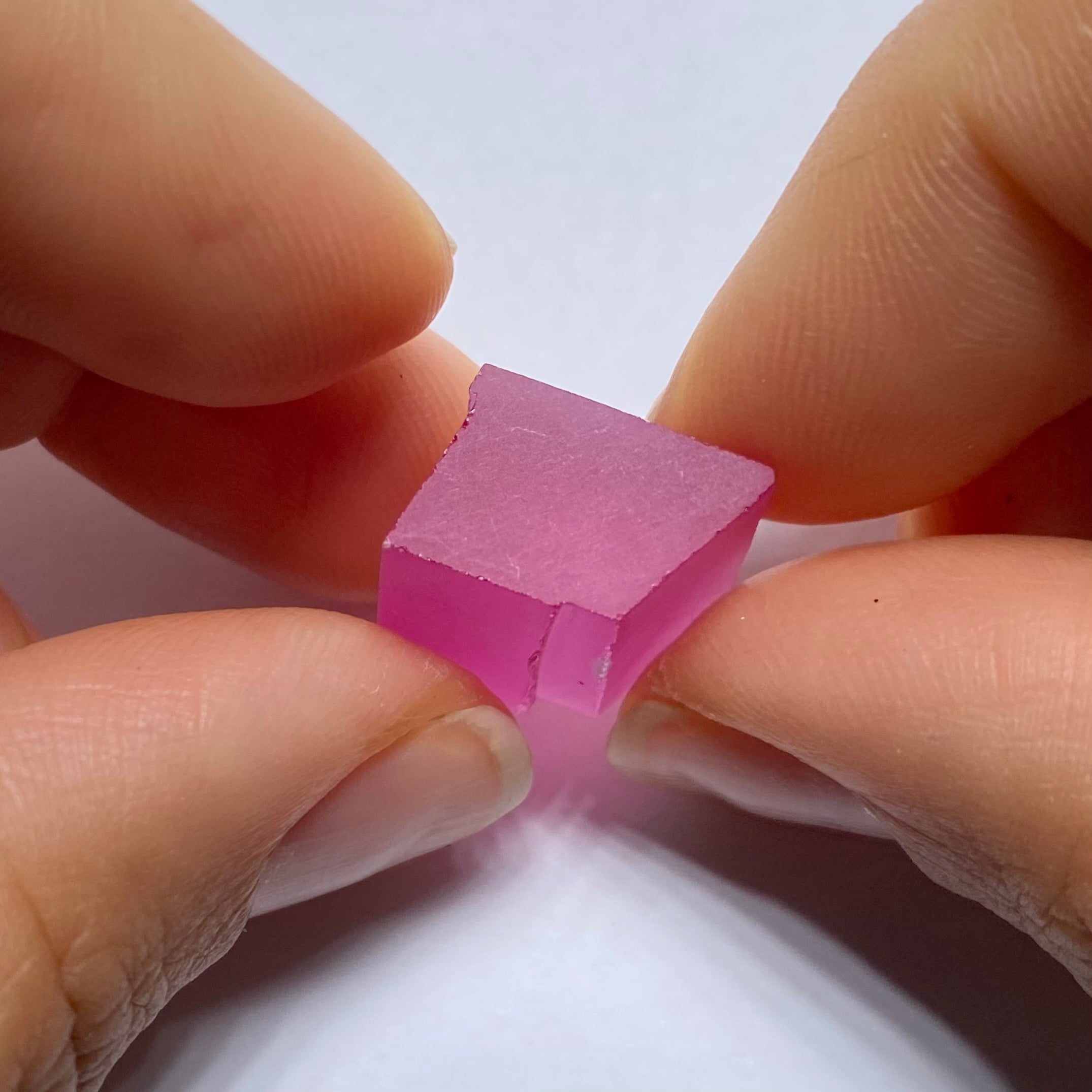 Pulled Czochralski Magenta Sapphire