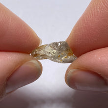 Load image into Gallery viewer, Umba Sapphire - Tanzania
