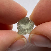 Load image into Gallery viewer, Umba Sapphire - Tanzania
