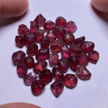 Load image into Gallery viewer, Lindi Garnets - Tanzania
