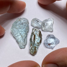 Load image into Gallery viewer, Aquamarine - Mozambique
