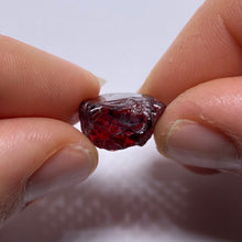 Load image into Gallery viewer, Chrome Pyrope - Mozambique
