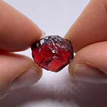 Load image into Gallery viewer, Chrome Pyrope - Mozambique
