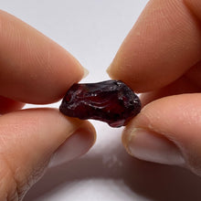 Load image into Gallery viewer, Chrome Pyrope - Mozambique
