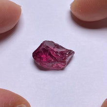 Load image into Gallery viewer, Malaya Garnet - Tanzania
