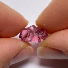 Load image into Gallery viewer, Malaya Garnet - Tanzania
