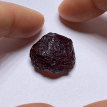 Load image into Gallery viewer, Malaya Garnet – Umba Valley, Tanzania
