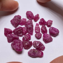 Load image into Gallery viewer, Ruby - Kenya (25+ grams)
