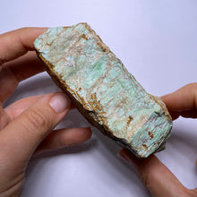 Load image into Gallery viewer, Webbed Variscite - Australia
