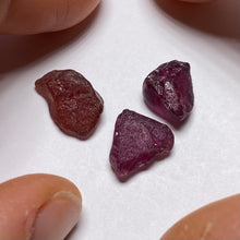 Load image into Gallery viewer, Malaya &amp; Rhodolite Garnet - Tanzania (Special Deal)
