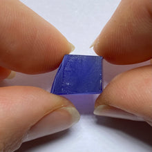 Load image into Gallery viewer, Pulled Czochralski Royal Blue Sapphire
