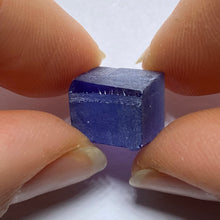 Load image into Gallery viewer, Pulled Czochralski Royal Blue Sapphire
