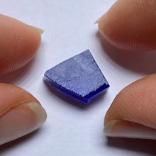 Load image into Gallery viewer, Pulled Czochralski Royal Blue Sapphire
