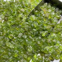 Load image into Gallery viewer, Peridot - China
