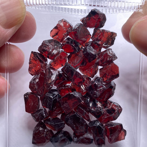 Pyrope – Joe Henley Rough & Gemstones