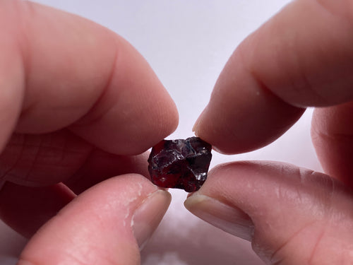 Pyrope – Joe Henley Rough & Gemstones