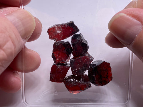 Pyrope – Joe Henley Rough & Gemstones