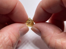 Load image into Gallery viewer, Umba Sapphire - Tanzania
