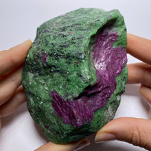 Load image into Gallery viewer, Ruby in Zoisite - Tanzania
