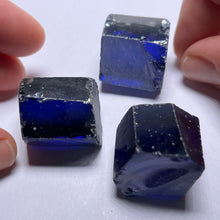 Load image into Gallery viewer, Medium Tanzanite Cubic Zirconia
